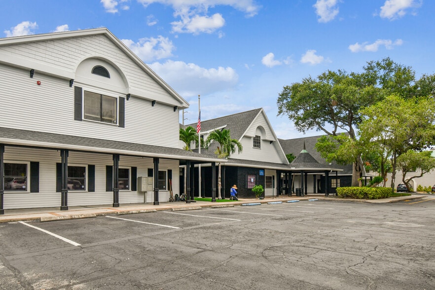 More Photos Of 300 E Bay Dr, Largo Office For Lease