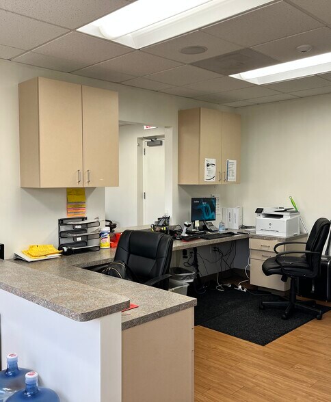 More Photos Of 1577 E Chevy Chase Dr, Glendale Medical For Lease