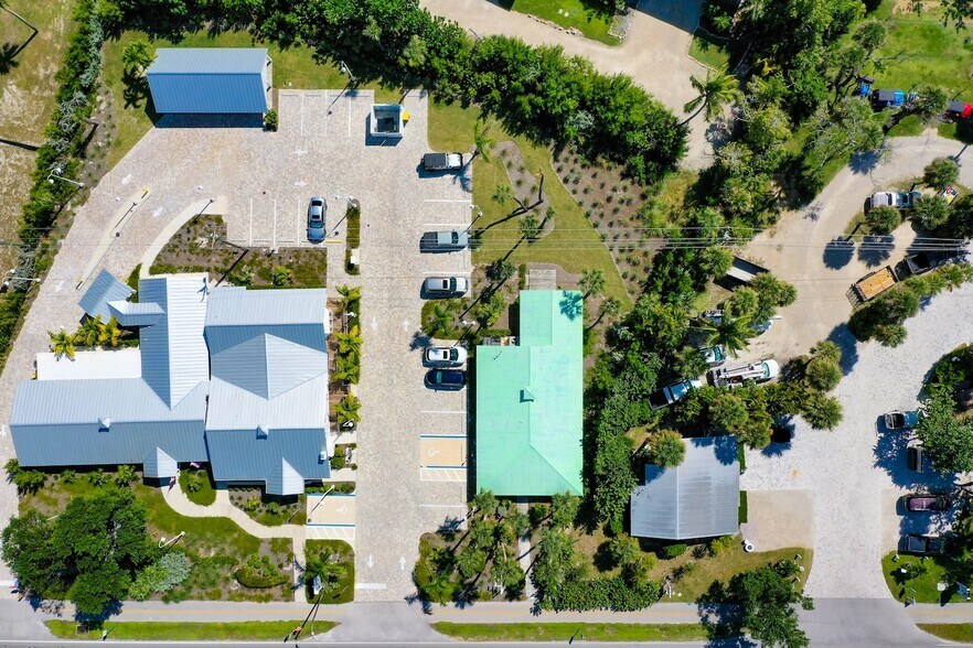 More Photos Of 1025 Periwinkle Way, Sanibel Storefront For Sale