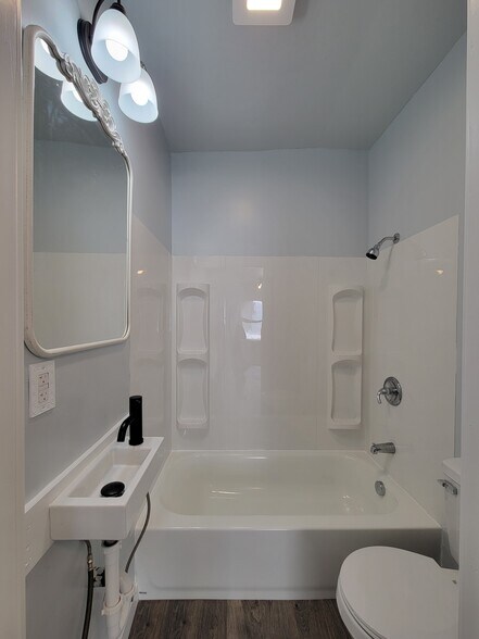 More Photos Of 311 NW Kerron Ave, Winlock Office Residential For Sale