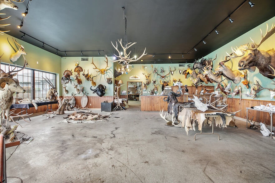 More Photos Of 5700 SE Foster Rd, Portland Storefront Retail Office For Sale