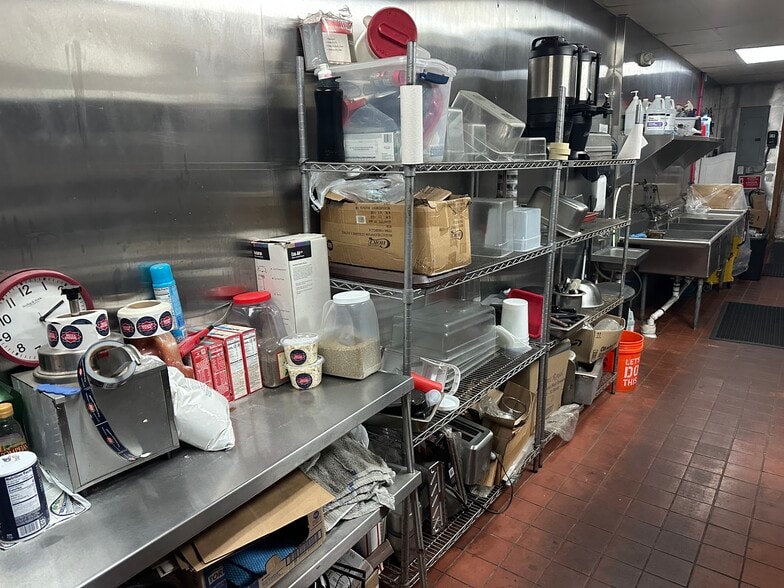 More Photos Of 930-980 Radio Rd, Little Egg Harbor Township General Retail For Sale