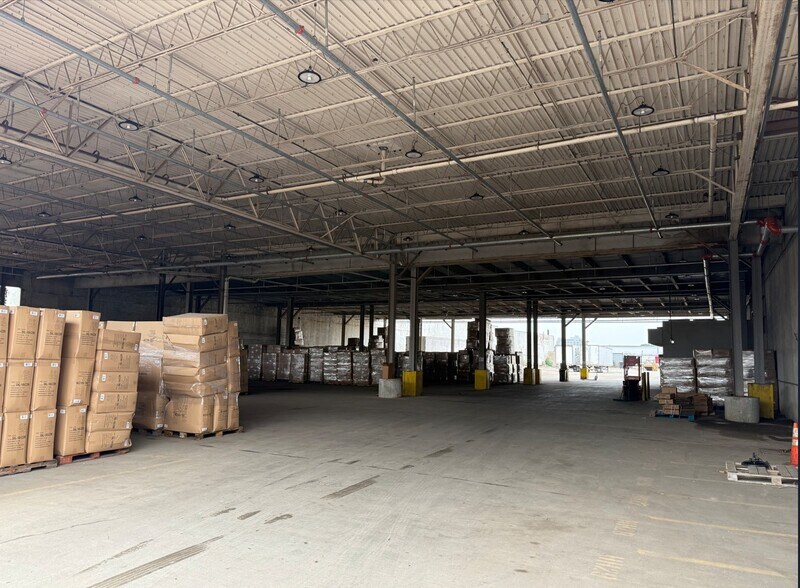 More Photos Of 101 E 2nd St, Bayonne Manufacturing For Lease