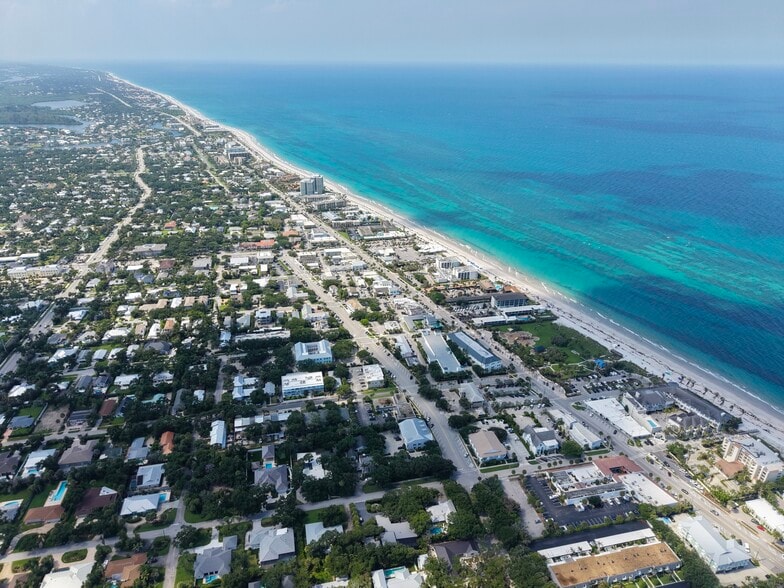 More Photos Of 3003 Cardinal Dr, Vero Beach Office For Sale