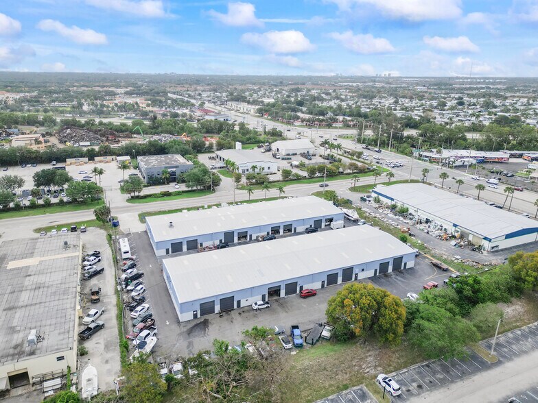 More Photos Of 4574 Dyer Blvd, West Palm Beach Warehouse For Lease