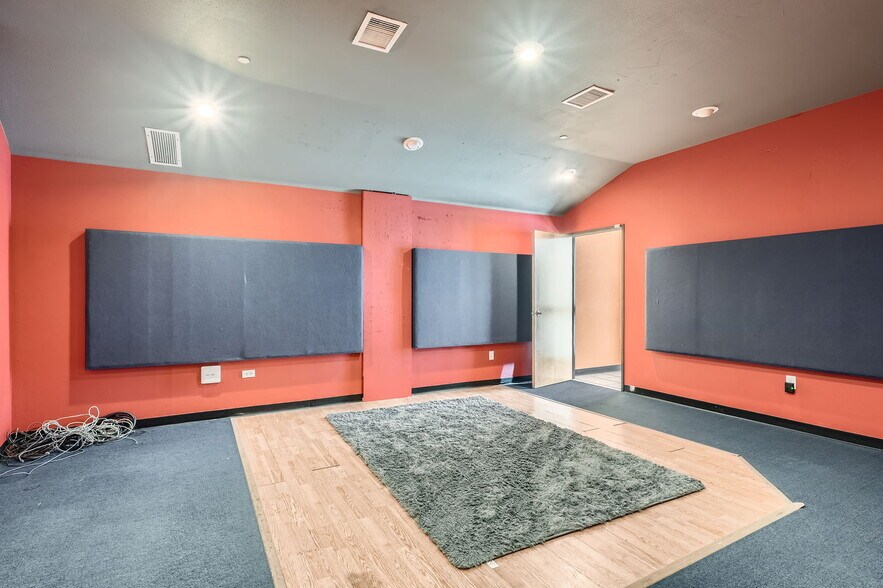 More Photos Of 11919 W I-70 N, Wheat Ridge Warehouse For Sale