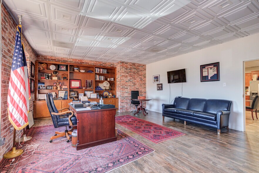 More Photos Of 1312 Texas Ave, Lubbock Office For Sale