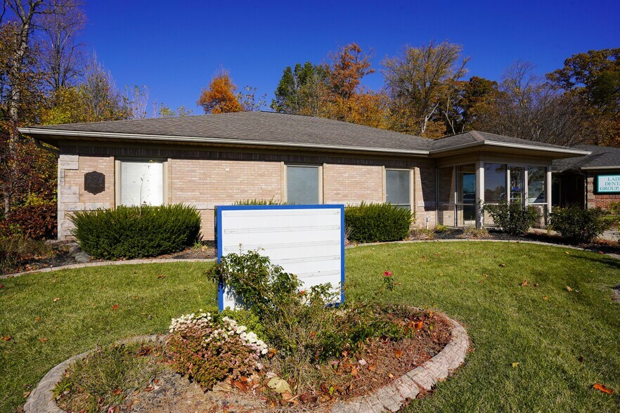 More Photos Of 328 Northpoint Ave, Huntington Office Residential For Lease