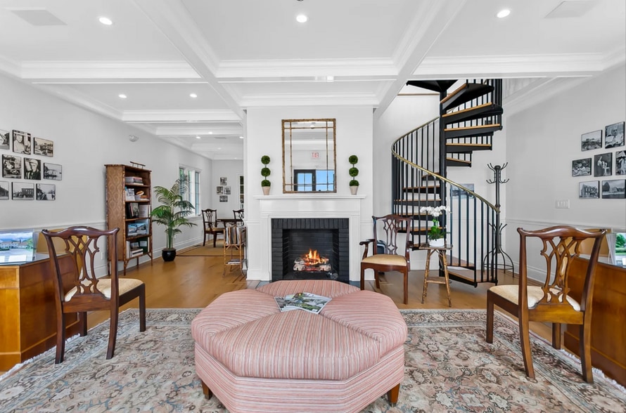 More Photos Of 656 Harbor Rd, Southport Office For Lease