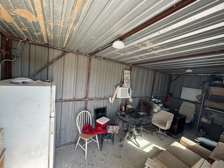 More Photos Of 450 Private Road 917, Georgetown Warehouse For Sale