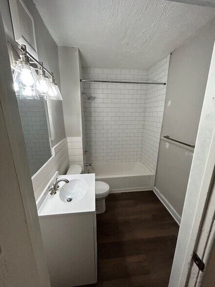 More Photos Of 834 Sherman St SE, Grand Rapids Apartments For Sale