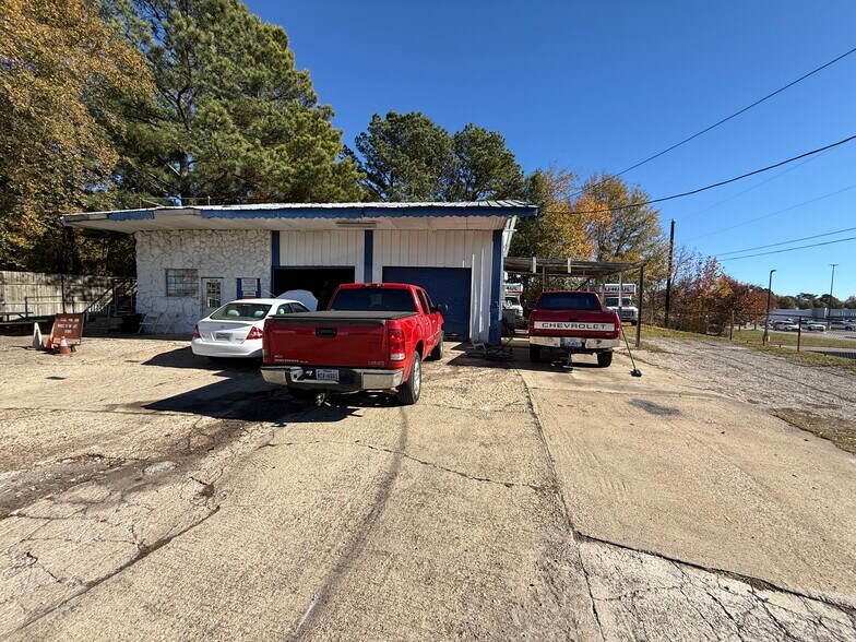 More Photos Of 3718 Troup Hwy, Tyler General Retail For Sale