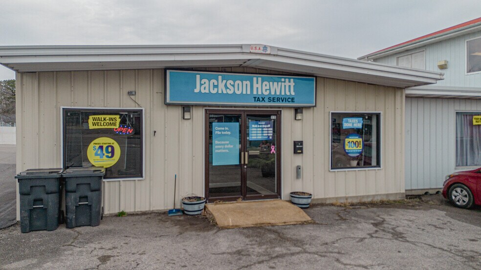 More Photos Of 1014 W Main St, Princeton Freestanding For Sale