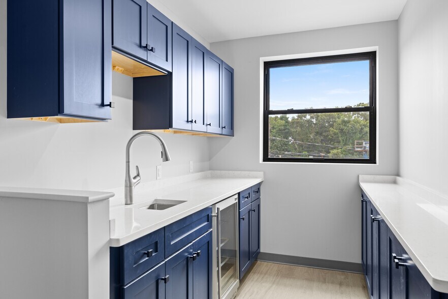 More Photos Of 950 Boylston St, Newton Office For Lease