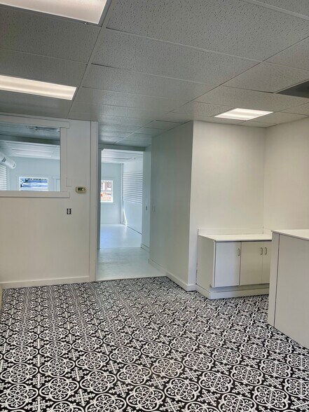 More Photos Of 243 3rd St N, Bayport Office For Sale