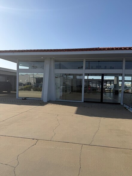 Primary Photo Of 4B Heitzinger Plaza, Seaside Auto Dealership For Lease