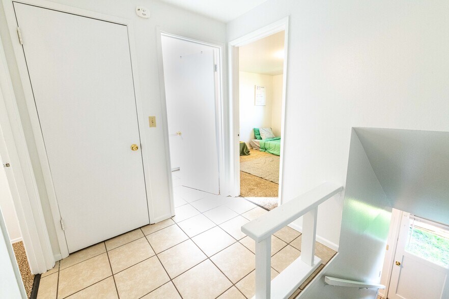 More Photos Of 619 1st Ave S, Kent Multifamily For Sale