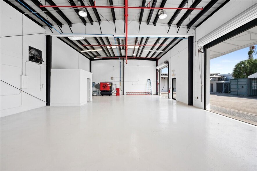 More Photos Of 4010 Miller Ave, West Palm Beach Light Distribution For Sale