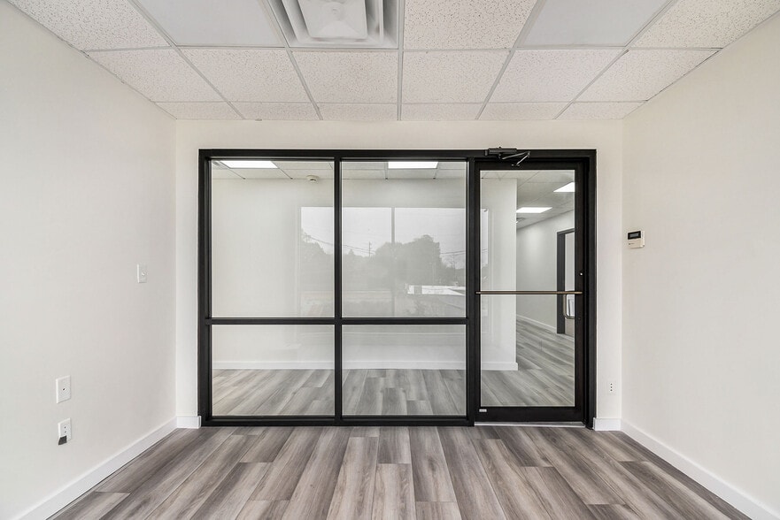 More Photos Of 45 South Ave SE, Marietta Loft Creative Space For Lease