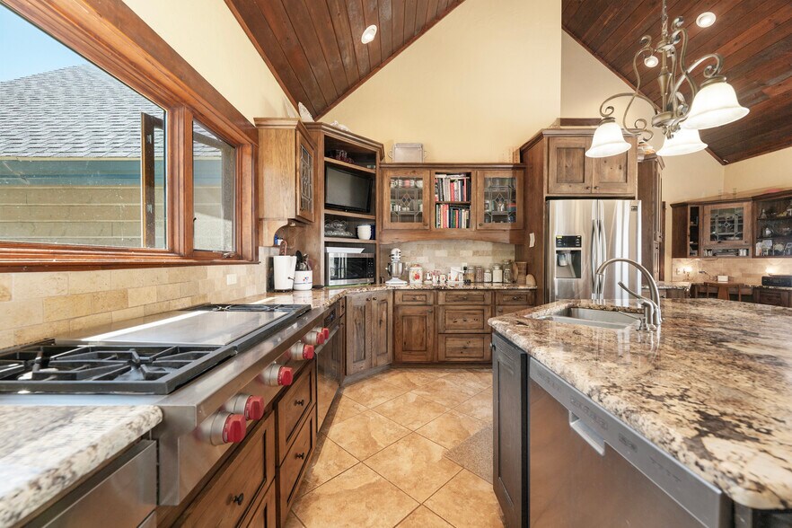 More Photos Of 3180 GCR 56, Granby Hotel For Sale