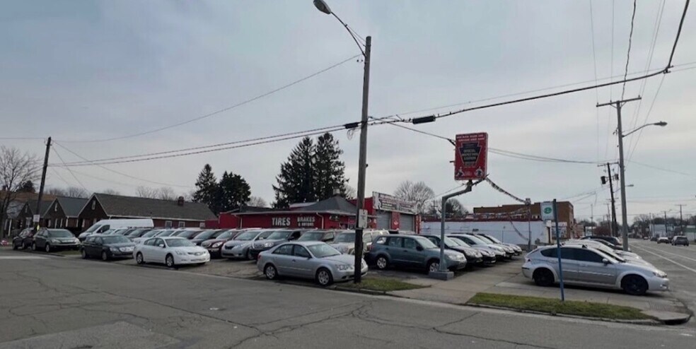 Primary Photo Of 2301 Parade St, Erie Specialty For Sale