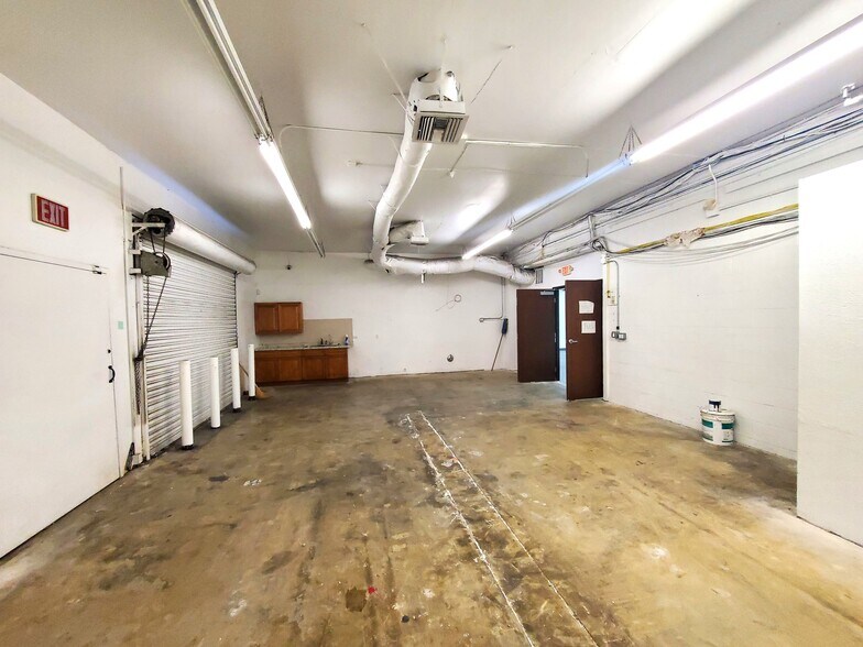 More Photos Of 14211 Beach Blvd, Westminster Freestanding For Lease