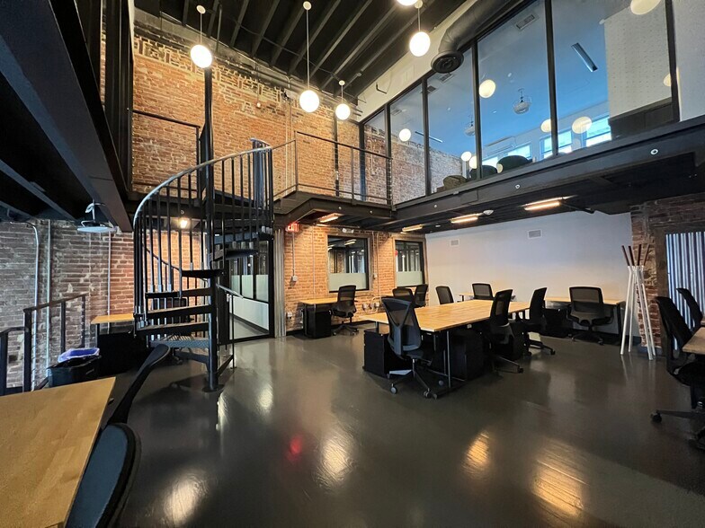 More Photos Of 718 7th St NW, Washington Office Residential For Lease