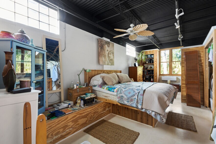 More Photos Of 875 Creel St, Melbourne Warehouse For Lease