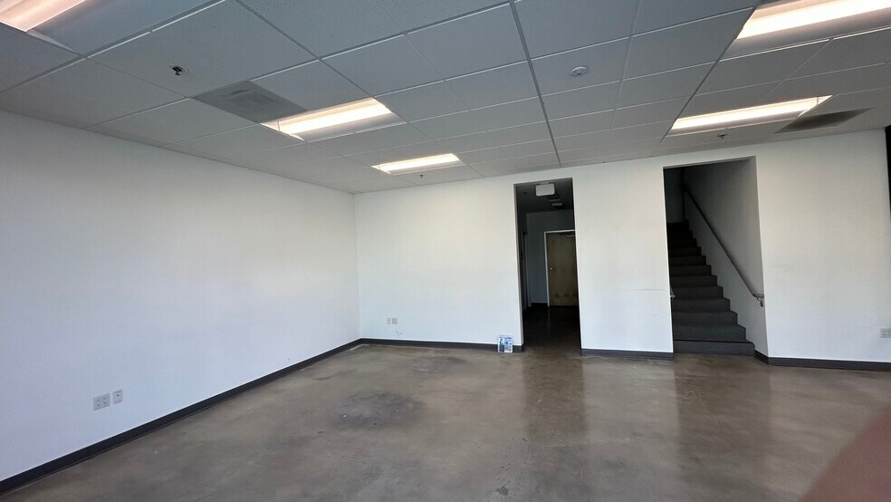 More Photos Of 34 Thomas, Irvine Research And Development For Lease