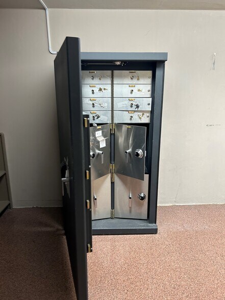 More Photos Of 5180 Main st, Mount Jackson Bank For Sale