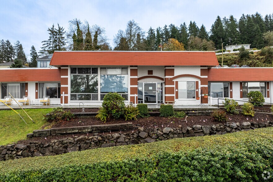 More Photos Of 263 W Exchange St, Astoria Rehabilitation Center For Sale