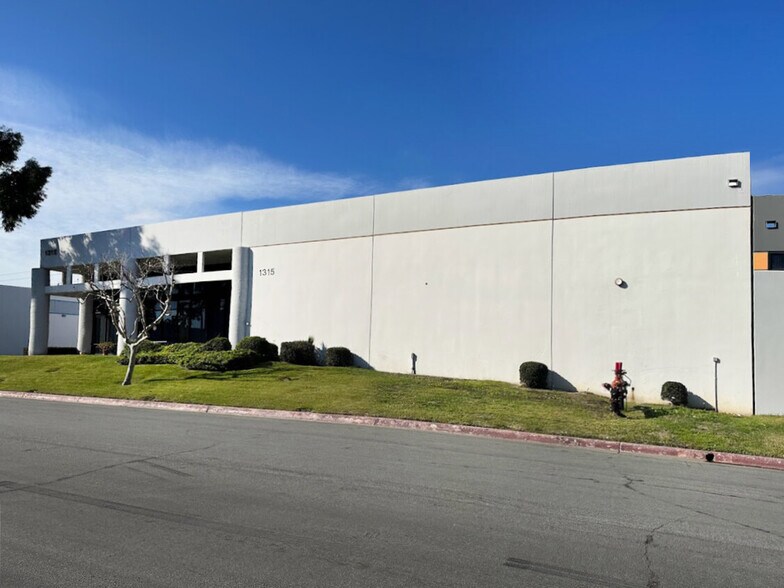 More Photos Of 1315 S Johnson Dr, City of Industry Warehouse For Lease