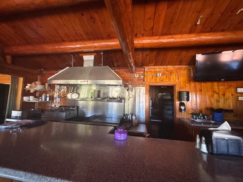 More Photos Of 487 W Gate Rd, Limestone Golf Course Driving Range For Sale