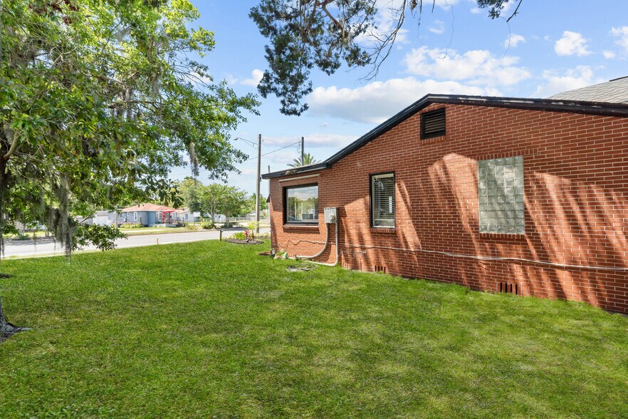 More Photos Of 1887 Mayport Rd, Atlantic Beach Freestanding For Sale