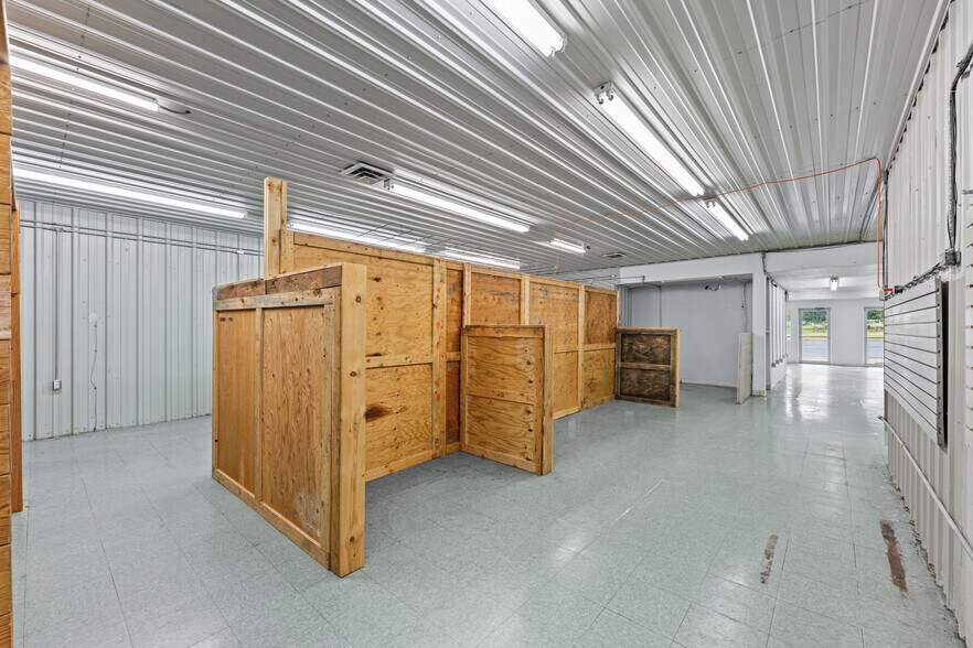 More Photos Of 600 N Maple St, Garnett General Retail For Sale