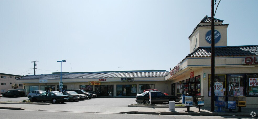 More Photos Of 12845-12855 Prairie Ave, Hawthorne Convenience Store For Lease