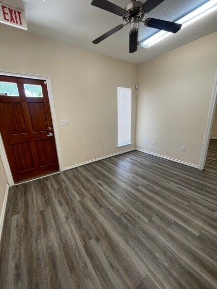 More Photos Of 17006 Seven Pines Dr, Spring Unknown For Lease