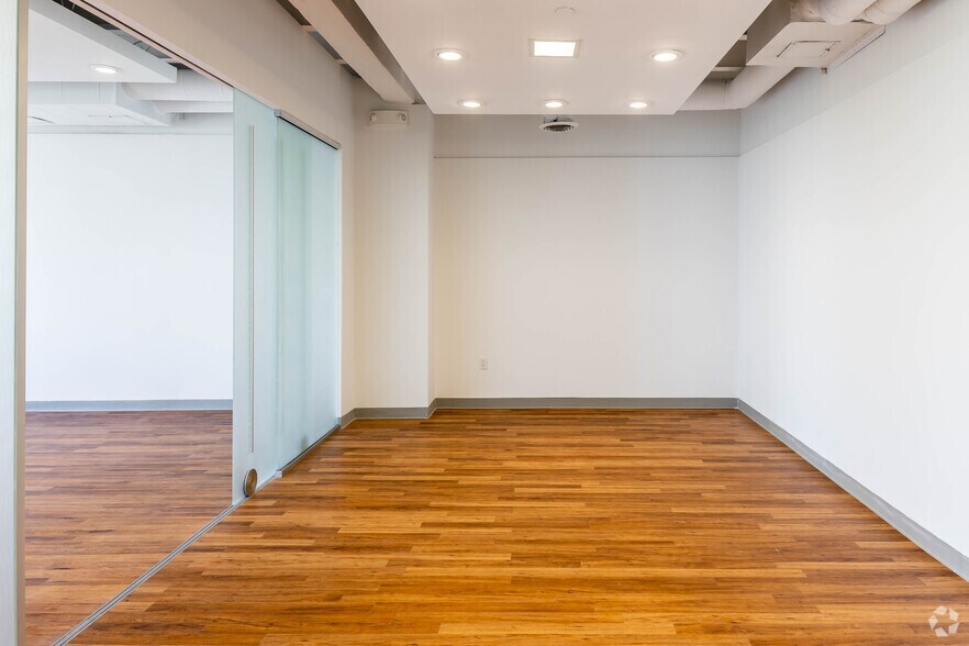 More Photos Of 420 Lincoln Rd, Miami Beach Loft Creative Space For Lease