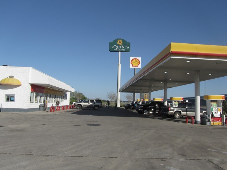 More Photos Of 10446 Ih 37, Corpus Christi Convenience Store For Sale