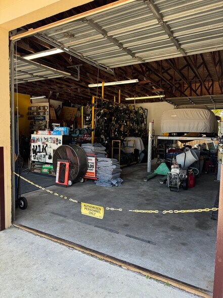 More Photos Of 600 Herbert St, Port Orange General Retail For Sale