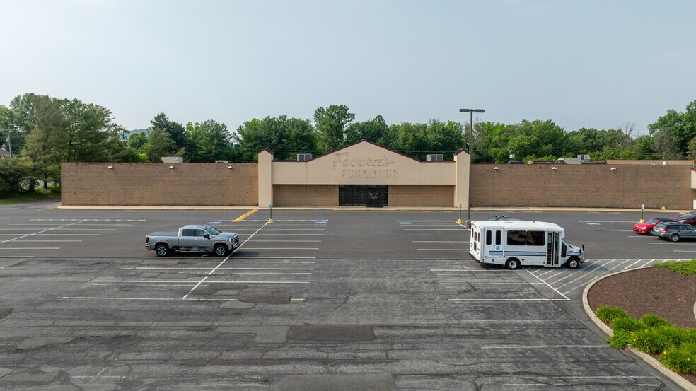 More Photos Of 4710 Penn Ave, Sinking Spring Freestanding For Lease