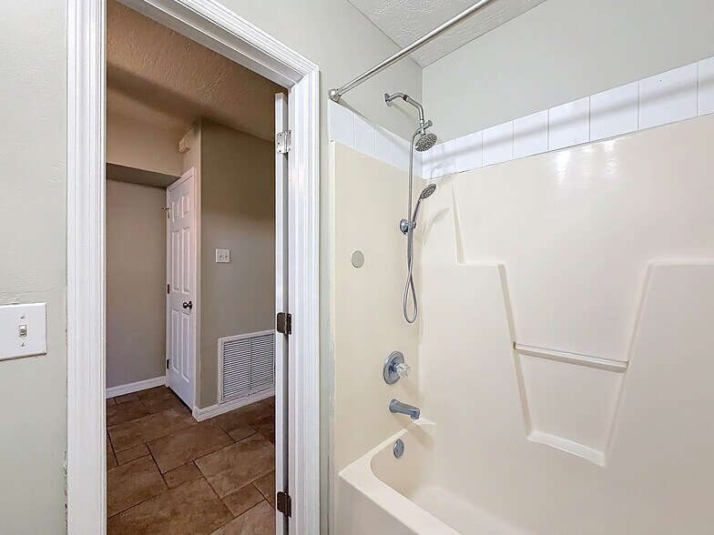 More Photos Of 421 NW 14th Pl, Crystal River Multifamily For Sale