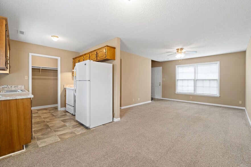 More Photos Of 279B Harrier ct, Clarksville Apartments For Sale