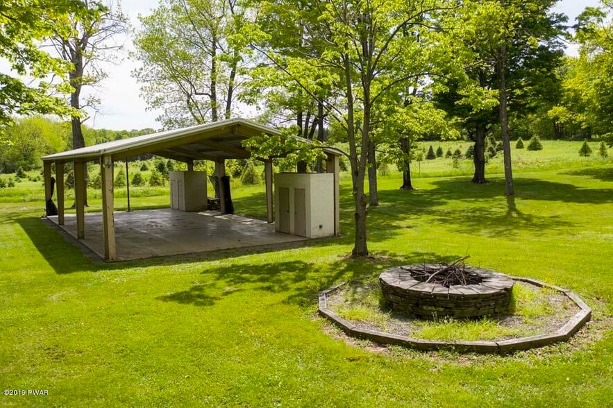 More Photos Of 37 Colonel Lindbergh Ln, Moscow Airport For Sale