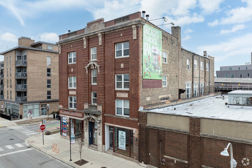 More Photos Of 3257 N Sheffield Ave, Chicago Apartments For Lease