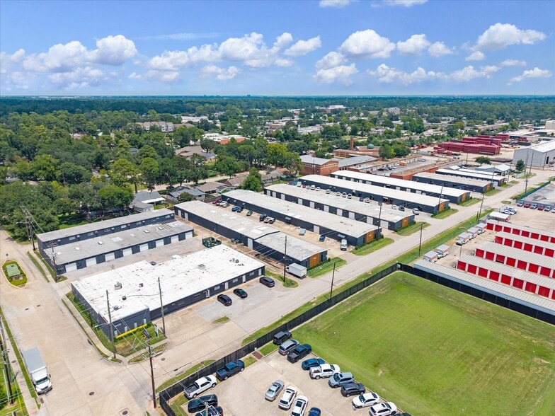 More Photos Of 10226 Georgibelle Dr, Houston Unknown For Lease
