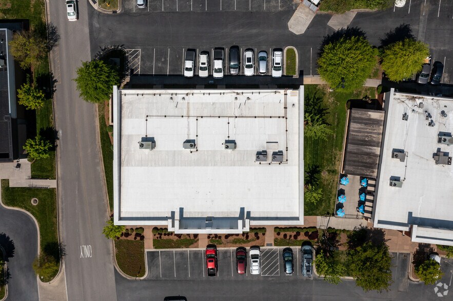 More Photos Of 11651-11657 Parkside Dr, Knoxville Freestanding For Lease