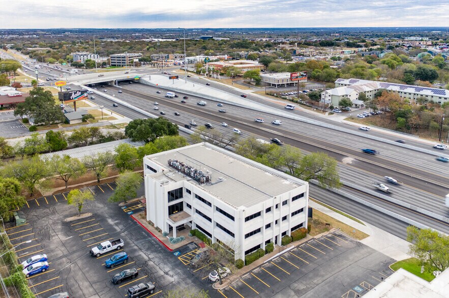 More Photos Of 2512 S Interstate 35 S, Austin Office For Sale