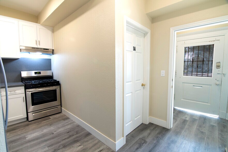 More Photos Of 1703 Toberman St, Los Angeles Apartments For Sale