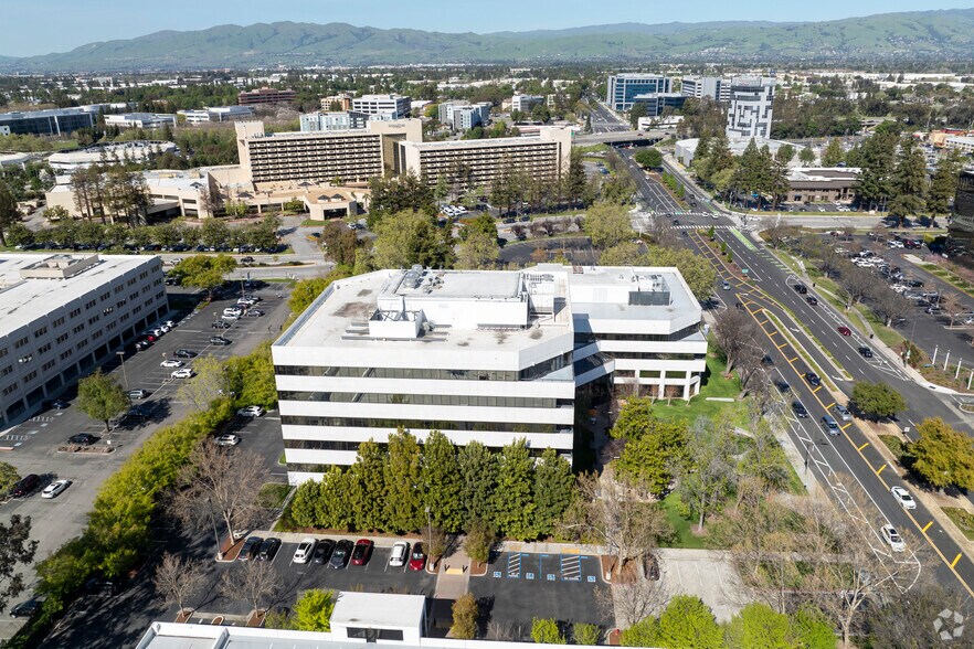 More Photos Of 2001 Gateway Pl, San Jose Office For Lease